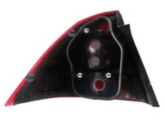 Stop Lambası Sağ Kırmızı-Beyaz (Ortası Beyaz) Ford Focus Sd 08-11 Arası