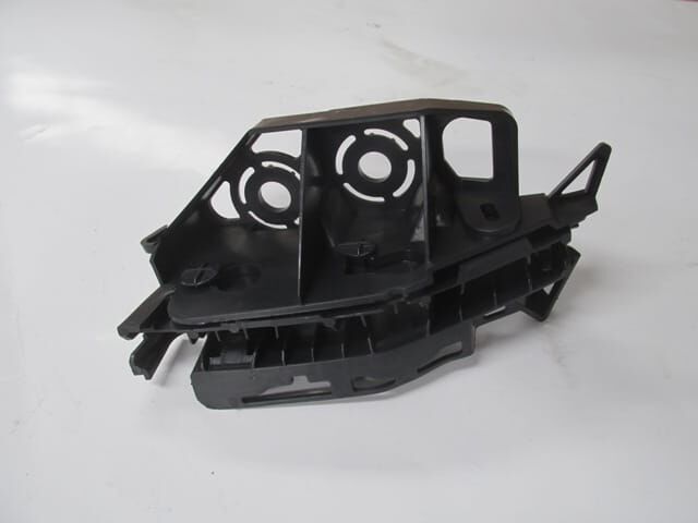 Ön Tampon Braketi Sol (Plastik) (Lm) Peugeot 308 11-13 Arası