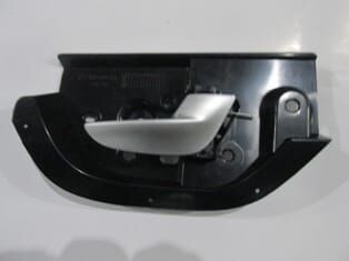 Arka Kapı İç Açma Kolu Sağ Siyah (Elceği Gümüş Gri) (Hushan) Volvo S60 00-04 Arası