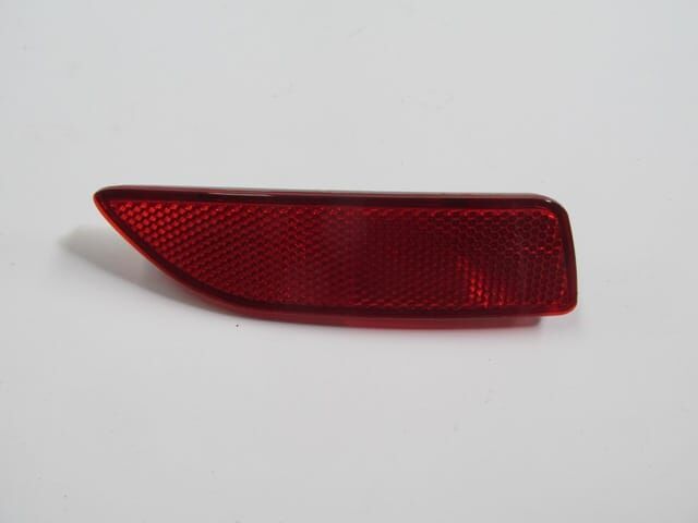 Arka Tampon Reflektörü Sağ Kırmızı Toyota Corolla E150 10 - 13 Arası