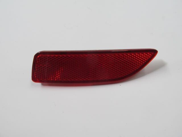 Arka Tampon Reflektörü Sol Kırmızı Toyota Corolla E150 10 - 13 Arası