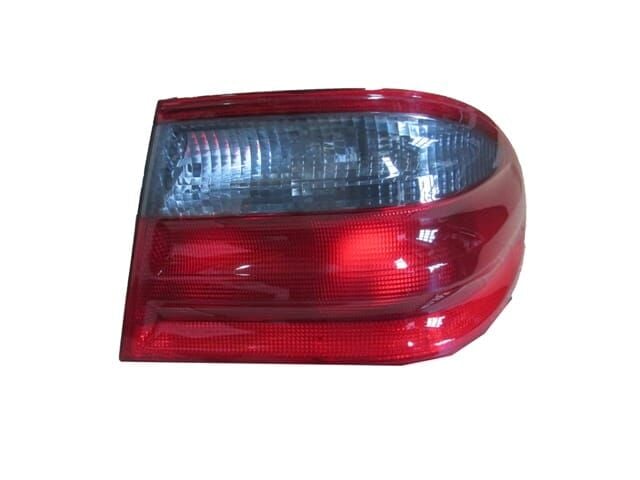 Dış Stop Lambası Sağ Kırmızı-Füme Mercedes E Class W210 00-02 Arası