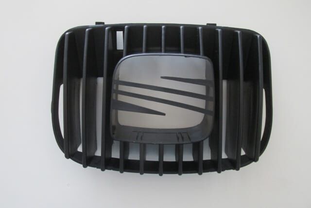 Ön Panjur Dış (Orta Peteği) Armasız (Euro Body) Seat Leon 99-05 Arası