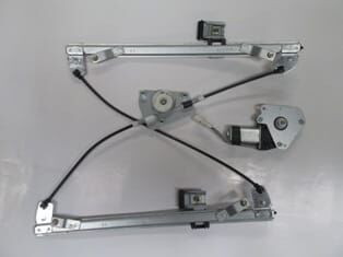 Ön Cam Krikosu Sol Elektrikli - Motorlu Hyundai I30 07 - 12 Arası