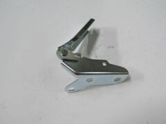 Kaput Menteşesi Sağ (Çift Farlı Tip) Volkswagen Polo 5 02-05 Arası