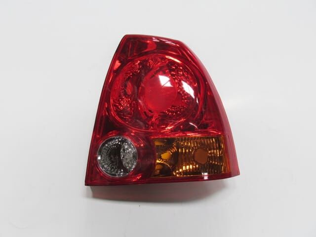 Stop Lambası Sağ Kırmızı-Sarı-Beyaz Hyundaı Accent Admıre 03-05 Arası
