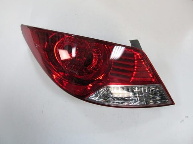 Stop Lambası Sol Kırmızı-Beyaz Hyundaı Accent Blue 11-18 Arası