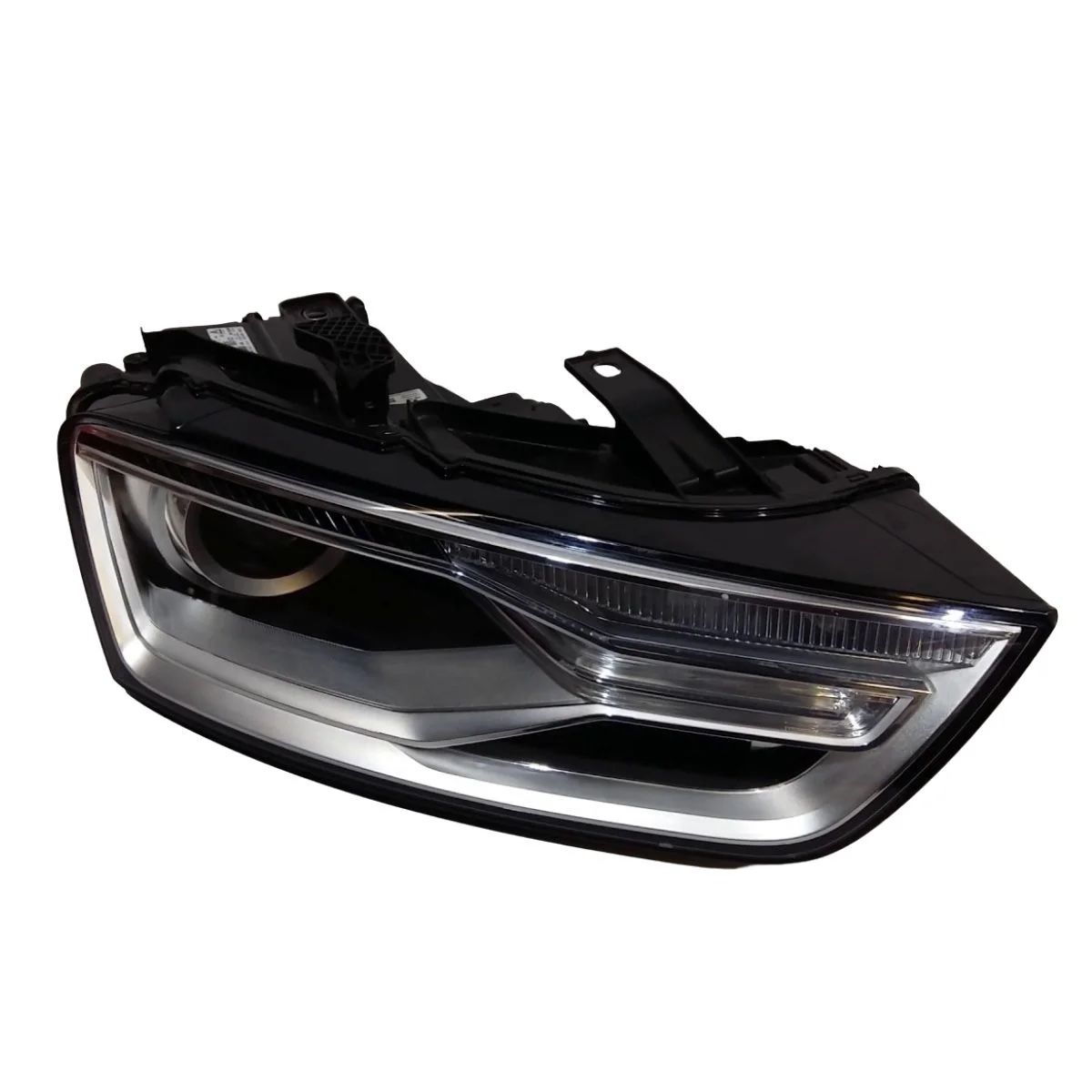 Far Ön Sağ Audi Q3 2015 Sonrası (Xenon)